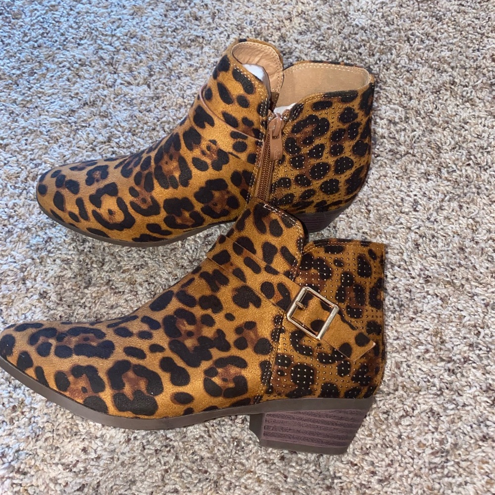 New Never Worn Boots